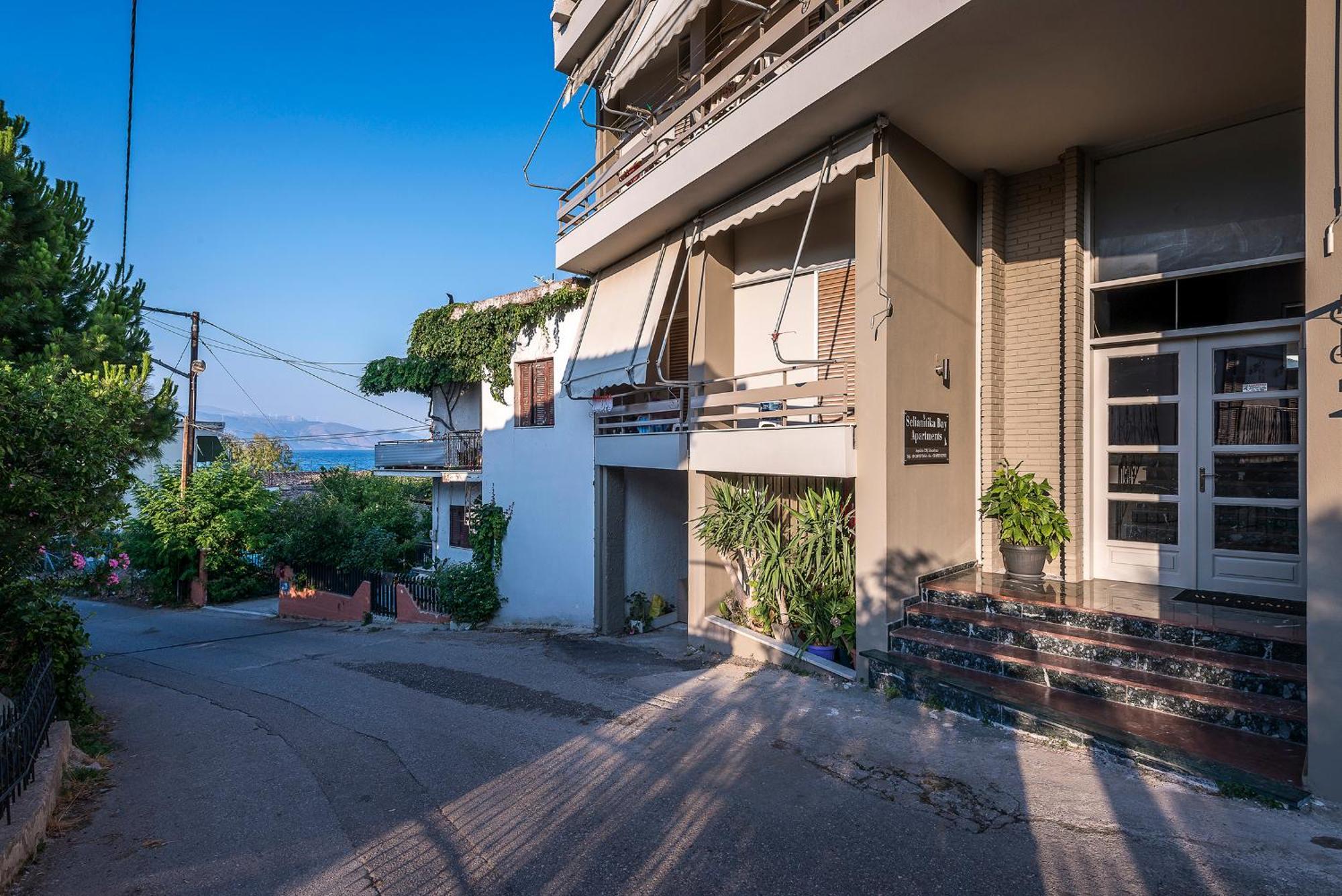 Bay A2 Apartment Selianítika